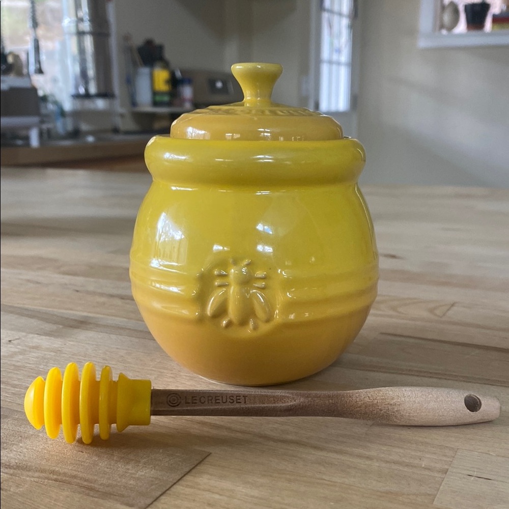 Le Creuset Yellow Honey Pot with Dipper